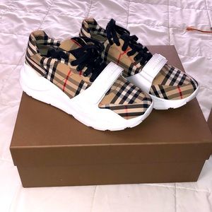 COPY - Worn once Burberry sneakers with original packing